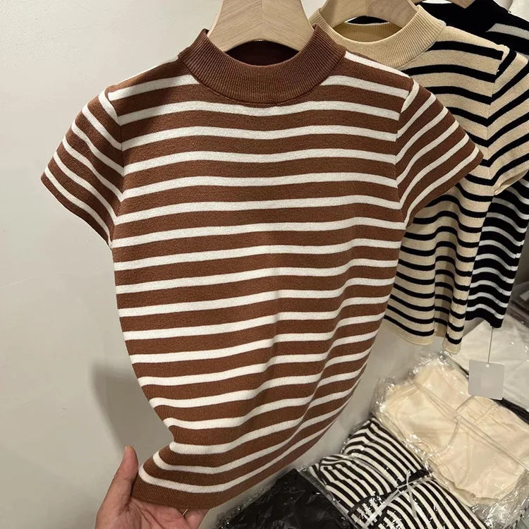 Meia gola alta pulôver listrado camisola fino ajuste camisa superior feminina início da primavera e outono manga curta camisa de fundo