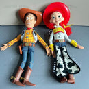História 3 4 falando woody jessie figuras de ação panos reais corpo boneca cantar macio figura de ação modelo brinquedos voz boneca mesa ornamento