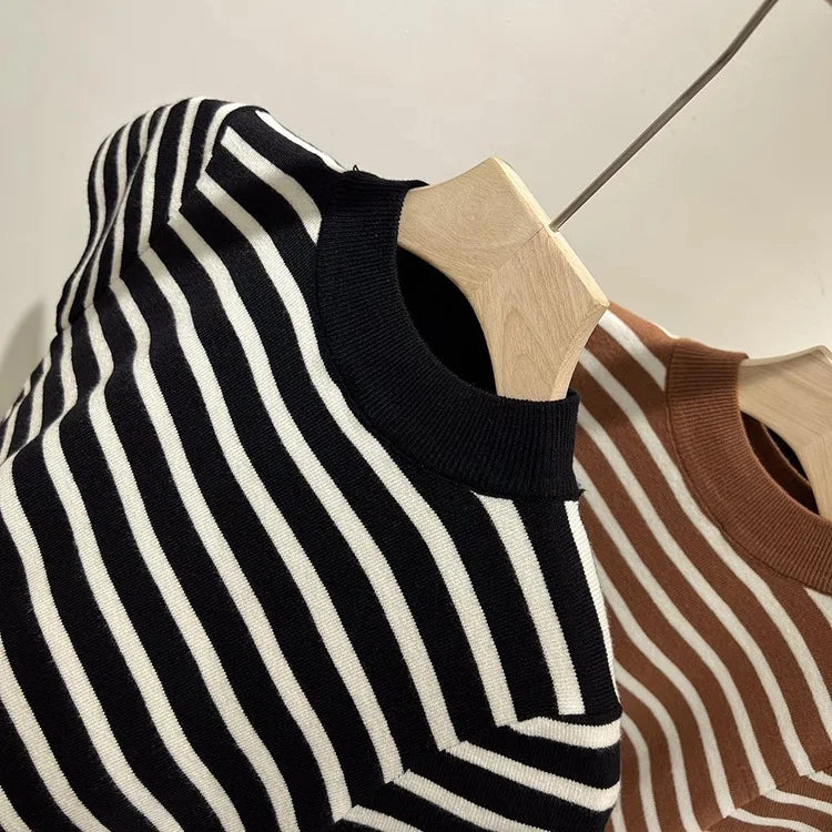 Meia gola alta pulôver listrado camisola fino ajuste camisa superior feminina início da primavera e outono manga curta camisa de fundo