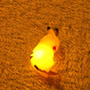 Pokemon pikachu luz noturna brilhante crianças brinquedos pokemon pikachu bonito lâmpada de cabeceira aniversário das crianças presente de natal