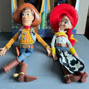 História 3 4 falando woody jessie figuras de ação panos reais corpo boneca cantar macio figura de ação modelo brinquedos voz boneca mesa ornamento