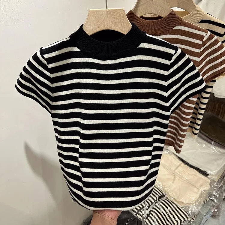 Meia gola alta pulôver listrado camisola fino ajuste camisa superior feminina início da primavera e outono manga curta camisa de fundo